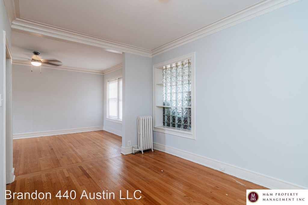 440-448 N Austin Avenue - Photo 2