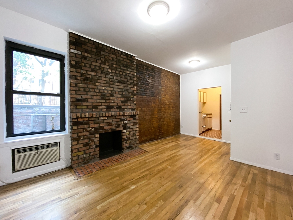 238 West 20th Street - Photo 3