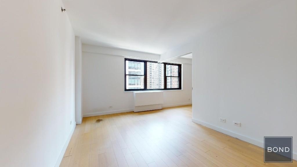 222 East 39th Street - Photo 0