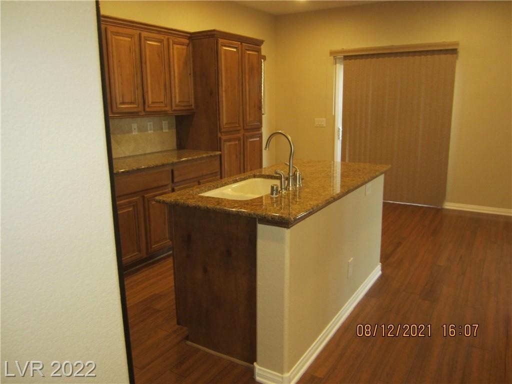 10582 Verona Wood Street - Photo 9