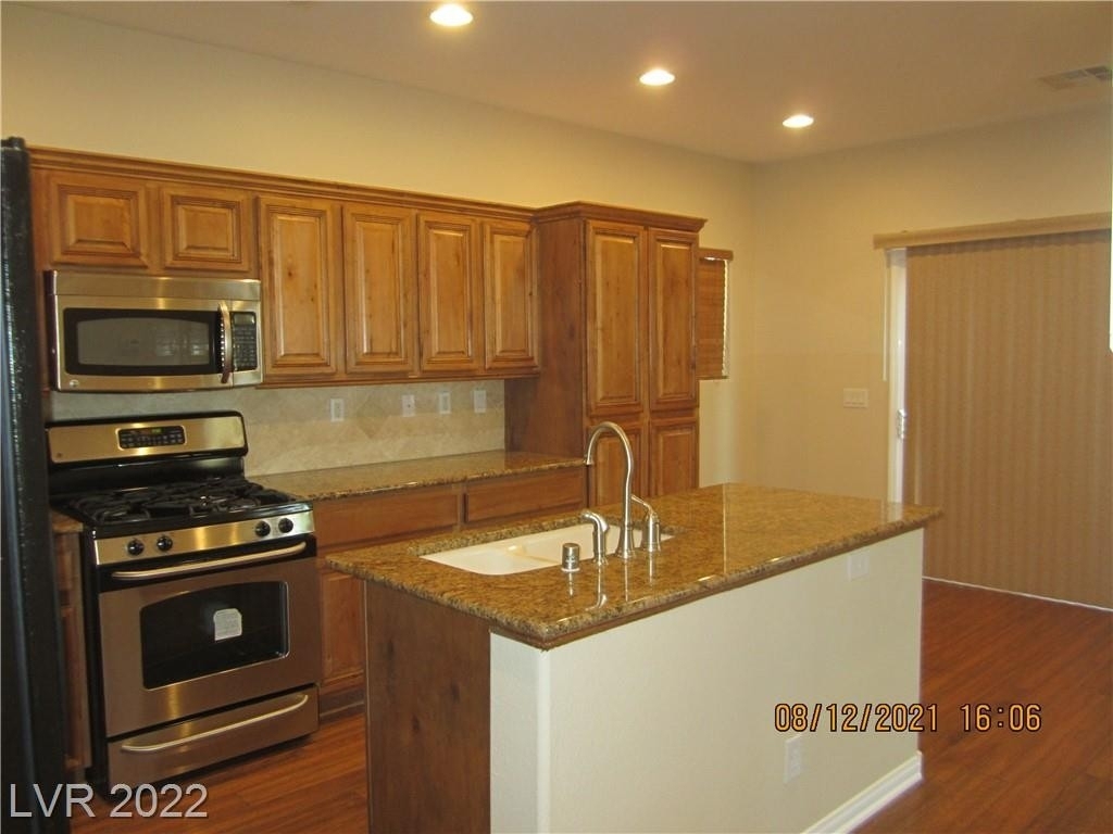 10582 Verona Wood Street - Photo 8