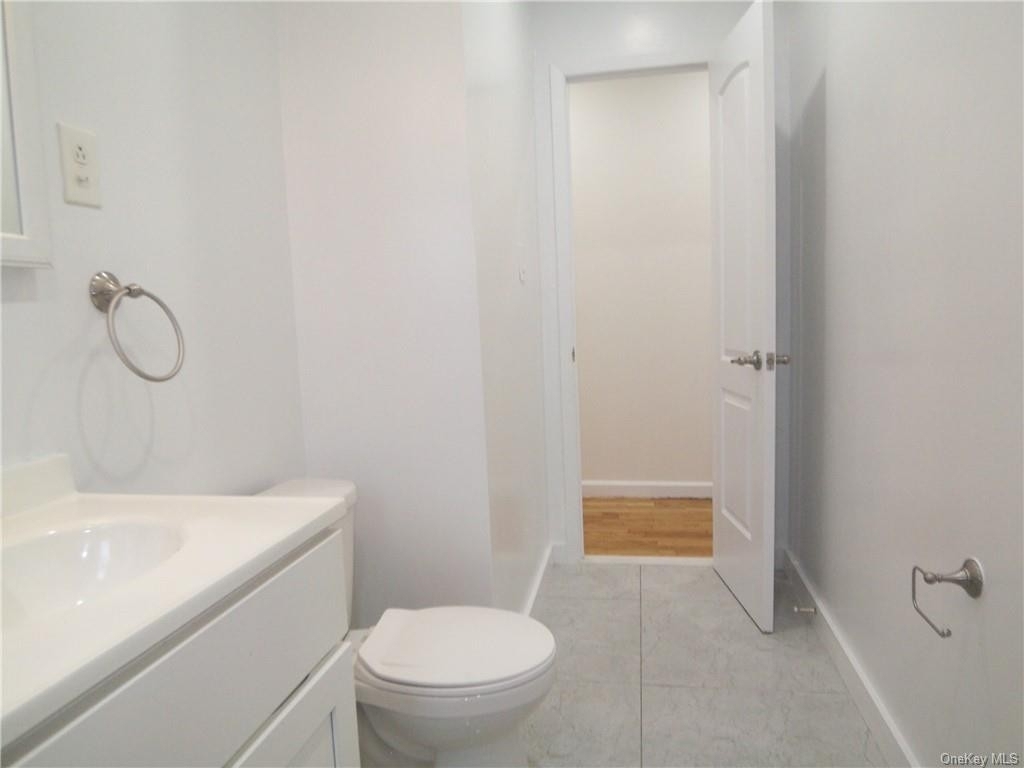 1008 E 228th Street - Photo 21