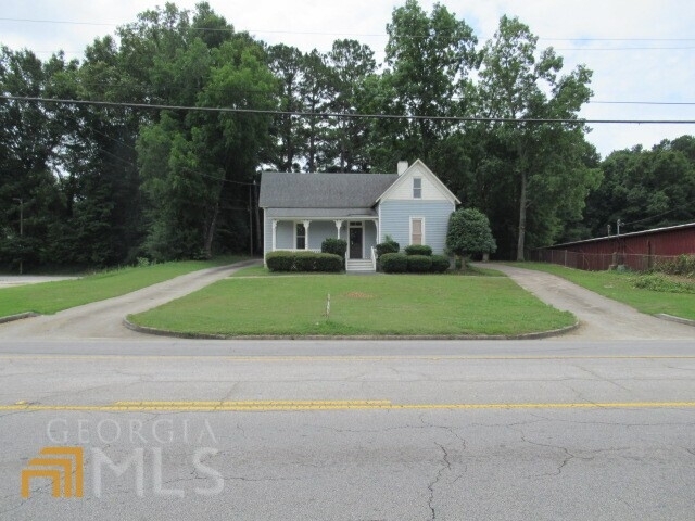 920 Maple Street - Photo 1