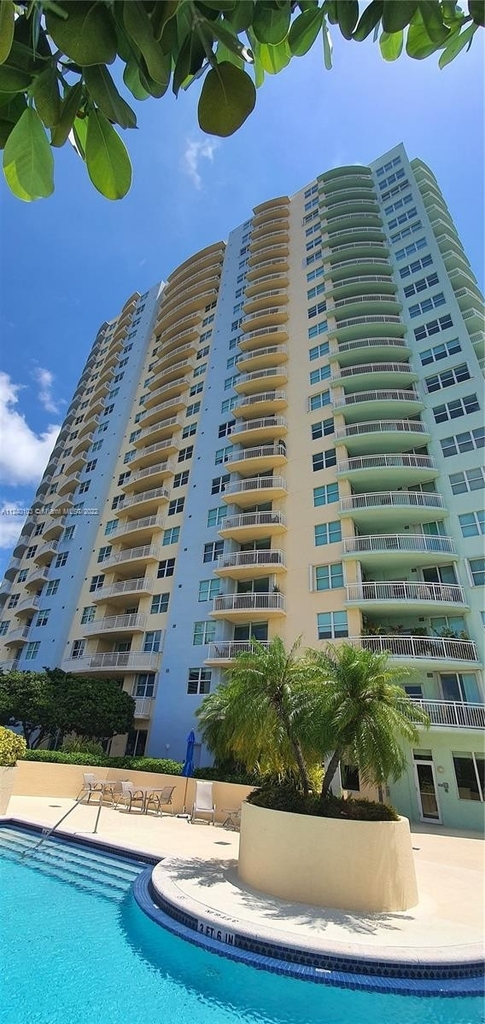 2475 Brickell Ave - Photo 3