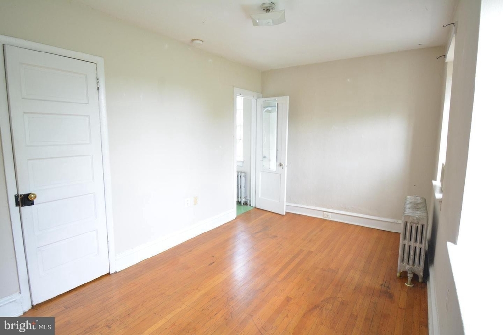 251 W Rittenhouse Street - Photo 1