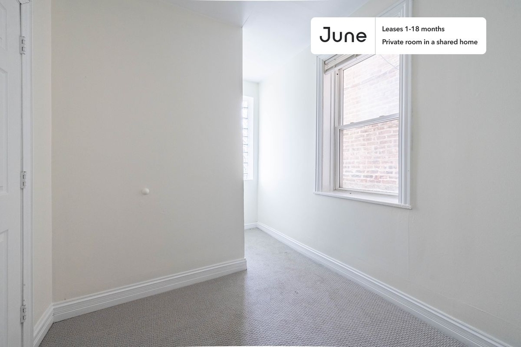 2913 N Kedzie Avenue - Photo 1