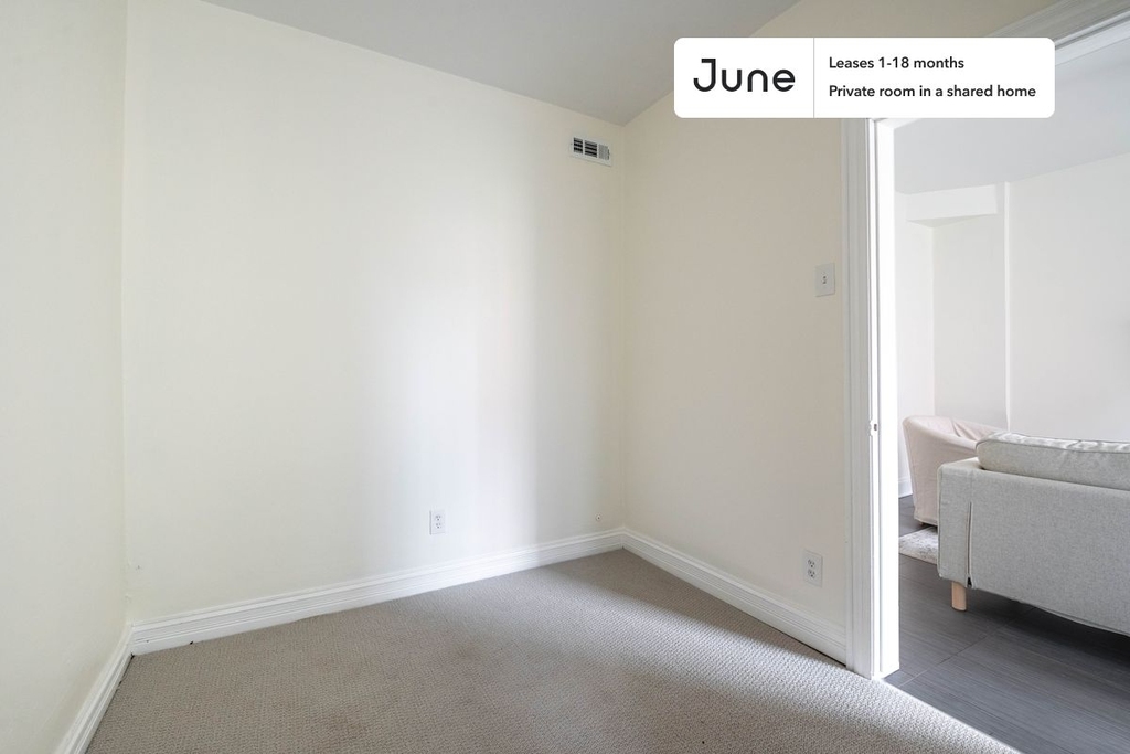 2913 N Kedzie Avenue - Photo 2