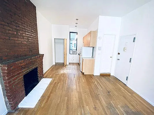 189 Waverly Place - Photo 4