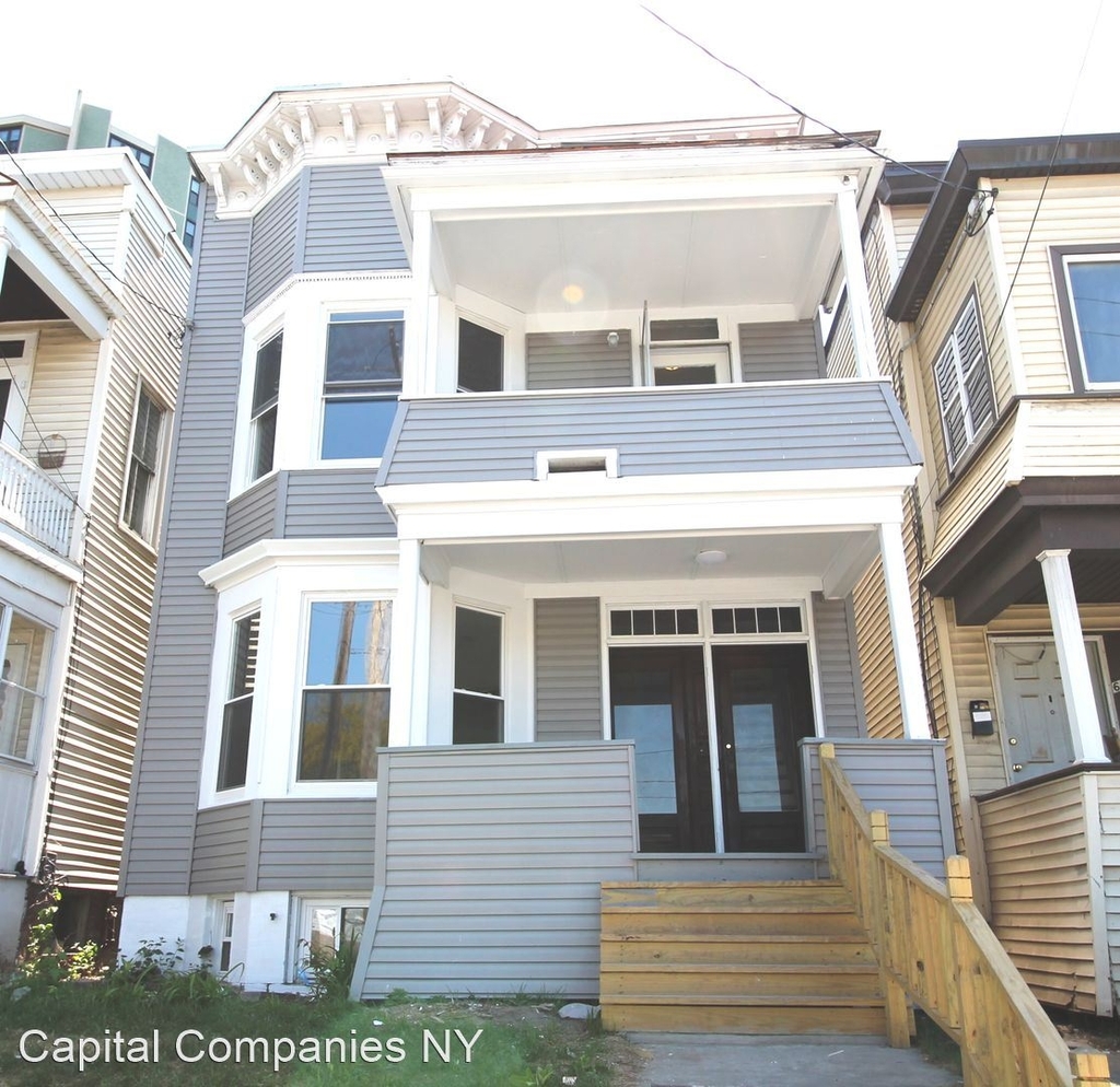 688 Central Ave - Photo 2