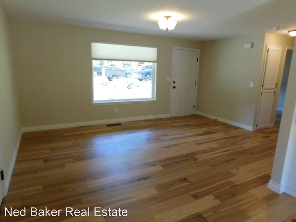 3852 Tulare Ave. S - Photo 4