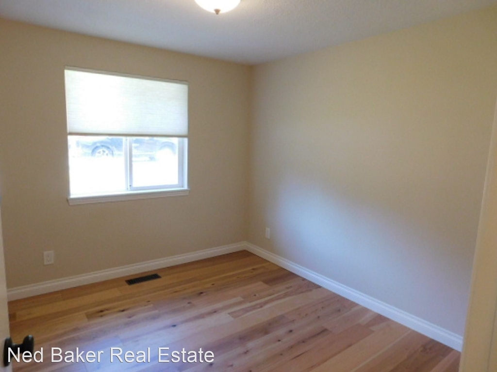 3852 Tulare Ave. S - Photo 11