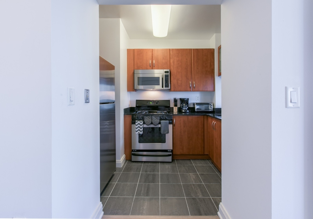 222 East 34th Street - Photo 5