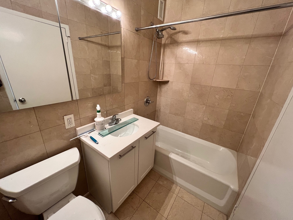 3 BED UPPER WEST SIDE WITH WASHER /DRYER*** - Photo 16