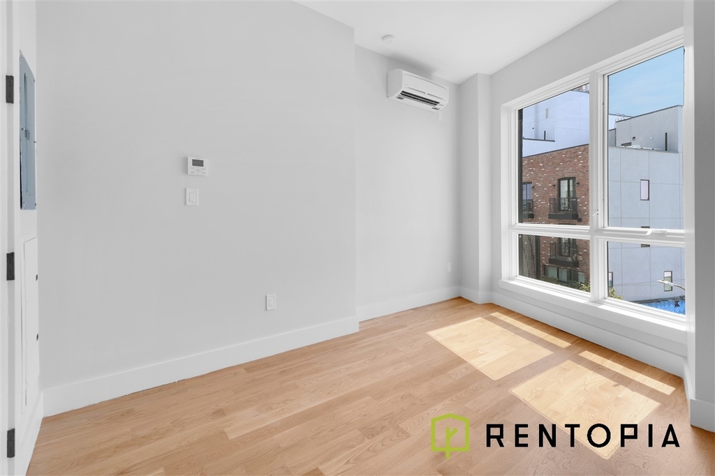 412 Manhattan Avenue - Photo 1