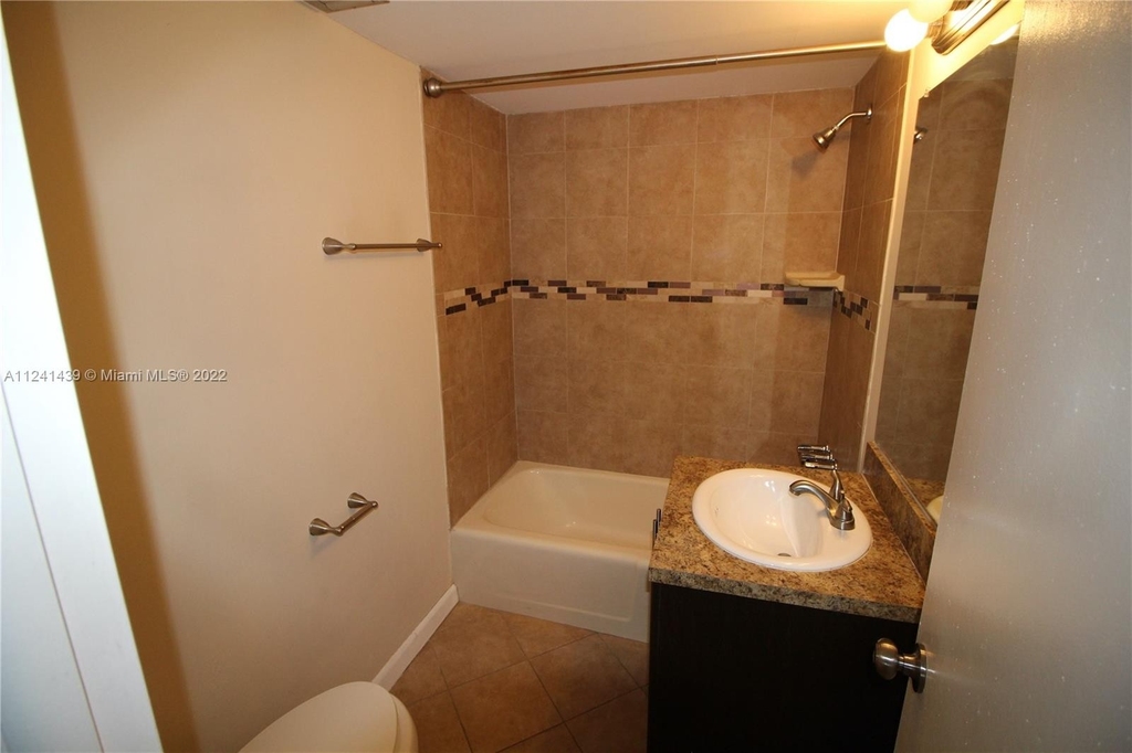 1421 N 15th Ave - Photo 5