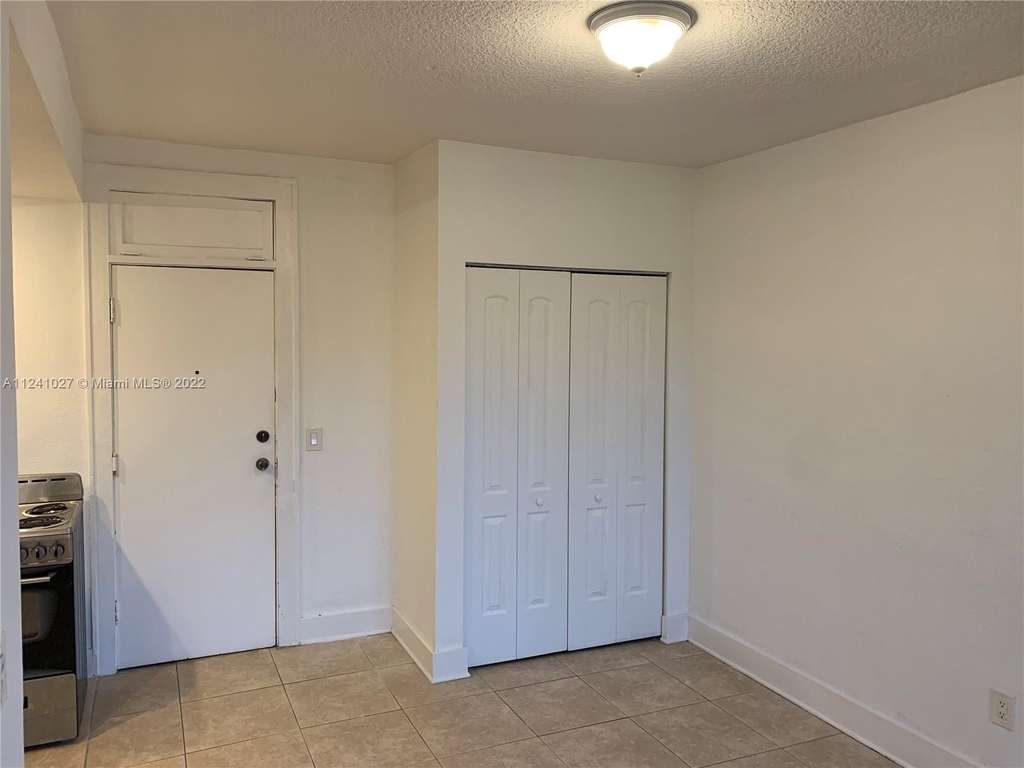 712 Sw 56 Av - Photo 5