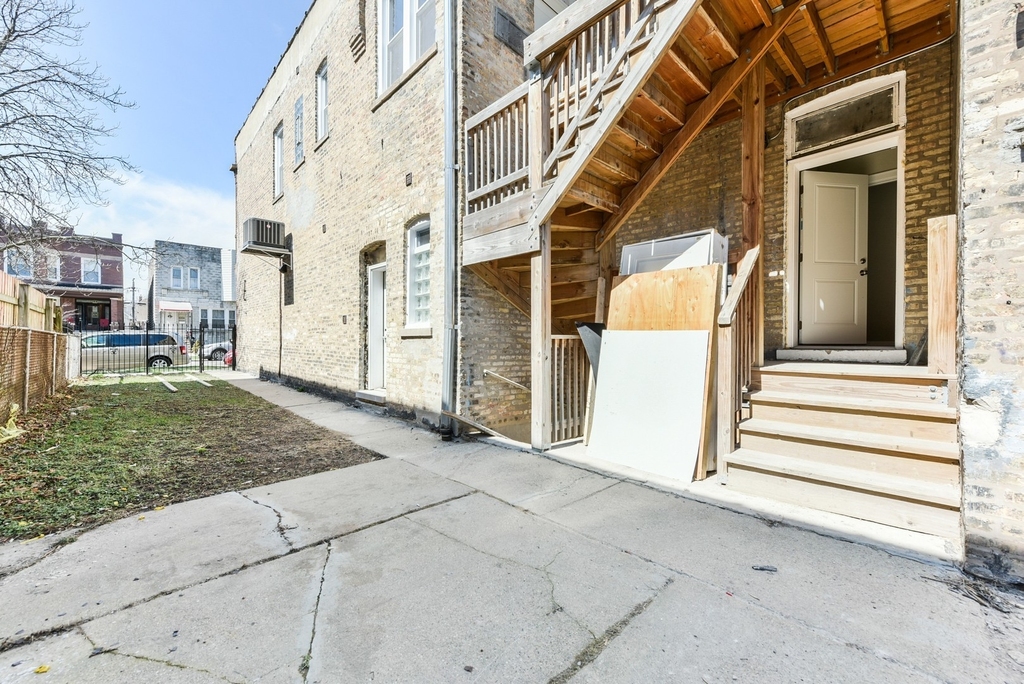 3549 W Berteau Avenue - Photo 16