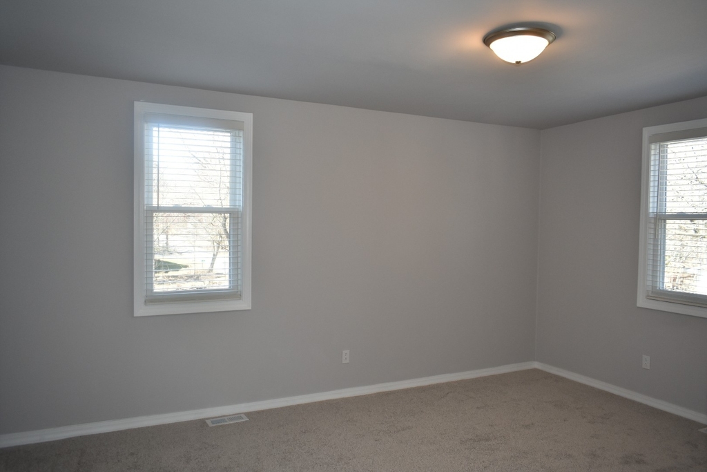 26705 N Circle Drive - Photo 9