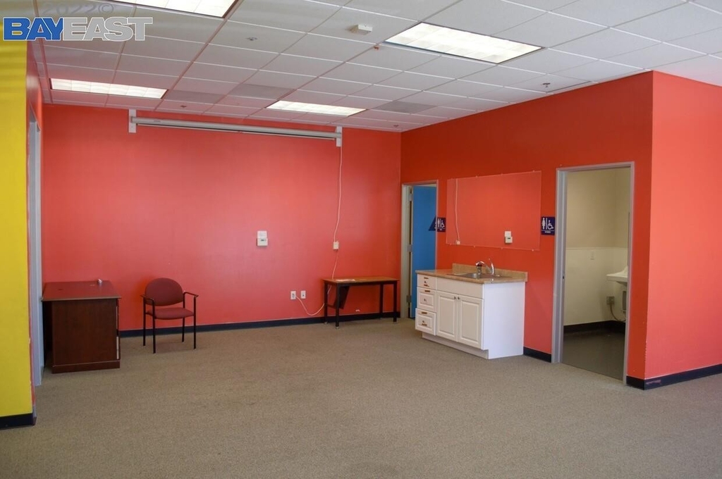 405 Boulder Ct Suite 800 - Photo 3