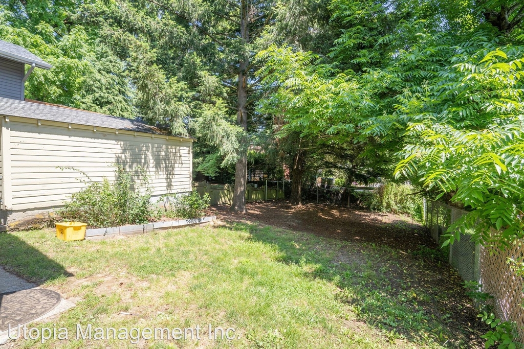 2212 Se 70th - Photo 18