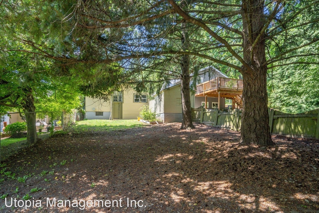 2212 Se 70th - Photo 19