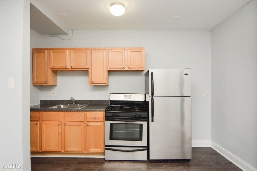 5860 N. Kenmore, Unit 214 - Photo 1