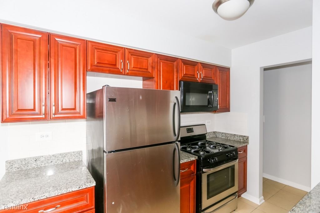 6201 N. Kenmore, Unit 202 - Photo 4