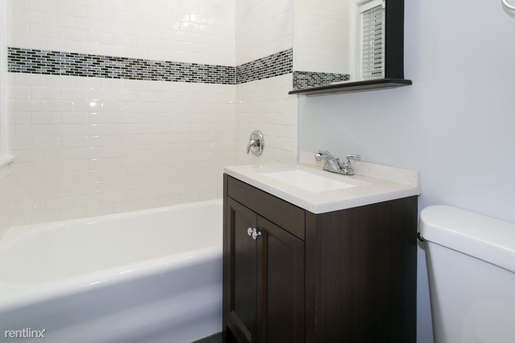 1104 W. Glenlake, Unit 2 - Photo 17