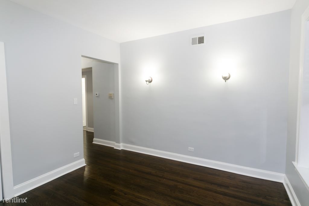 1104 W. Glenlake, Unit 2 - Photo 5