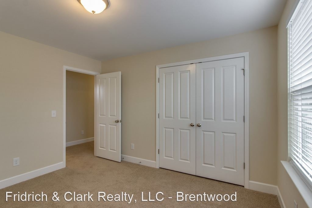 1133 Frewin Street - Photo 23