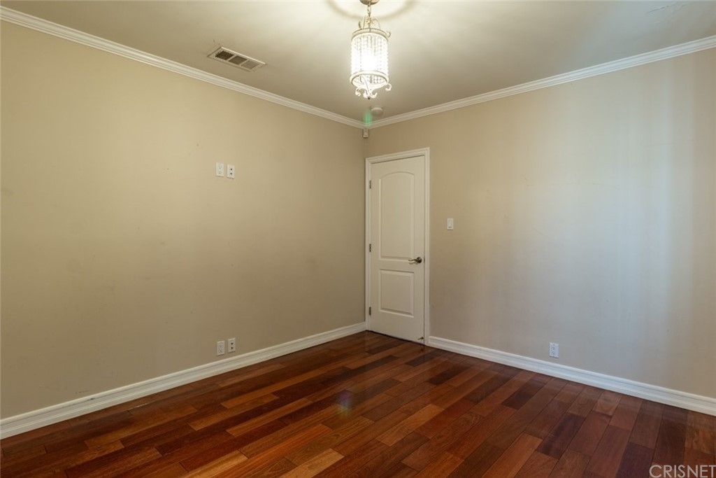 6311 Cleon Avenue - Photo 9