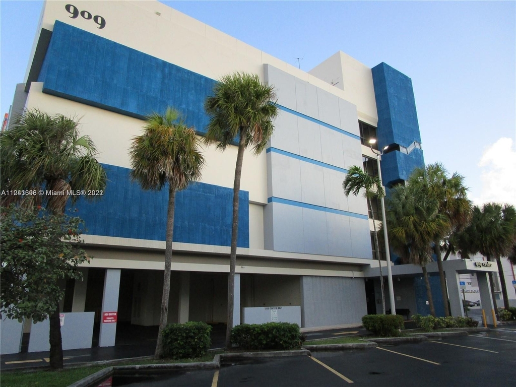 909 N Miami Beach Blvd - Photo 1