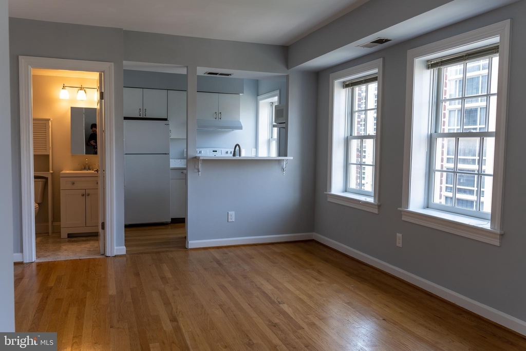 1426 21st Street Nw - Photo 1