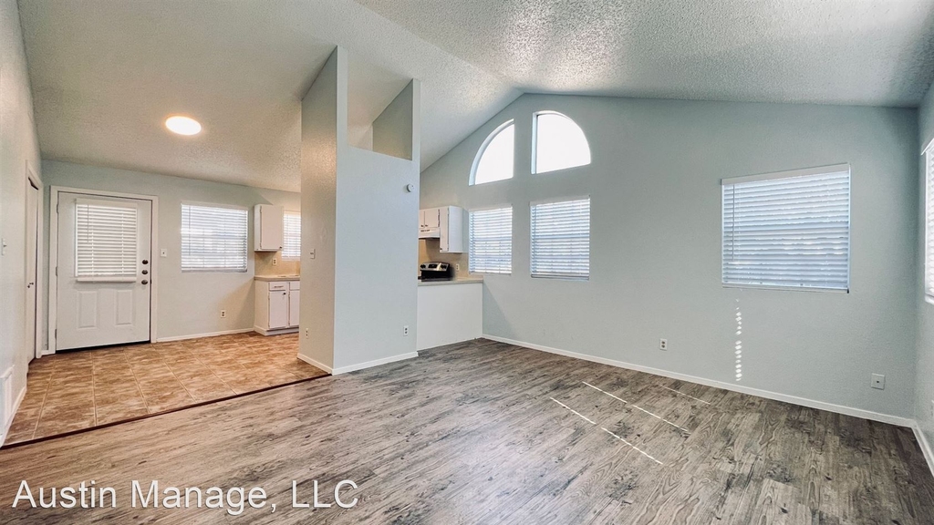 8813 Pineridge Dr. - Photo 2