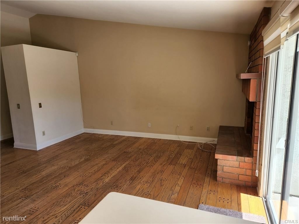 1315 Cascade Ave - Photo 2