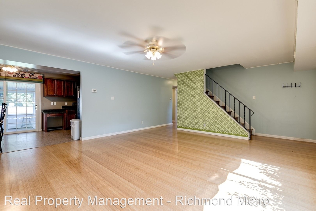 1306 Andover Road - Photo 2