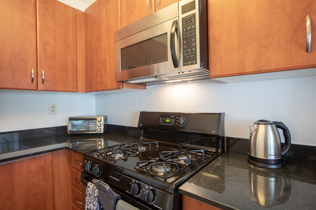 222 East 34th Street - Photo 8