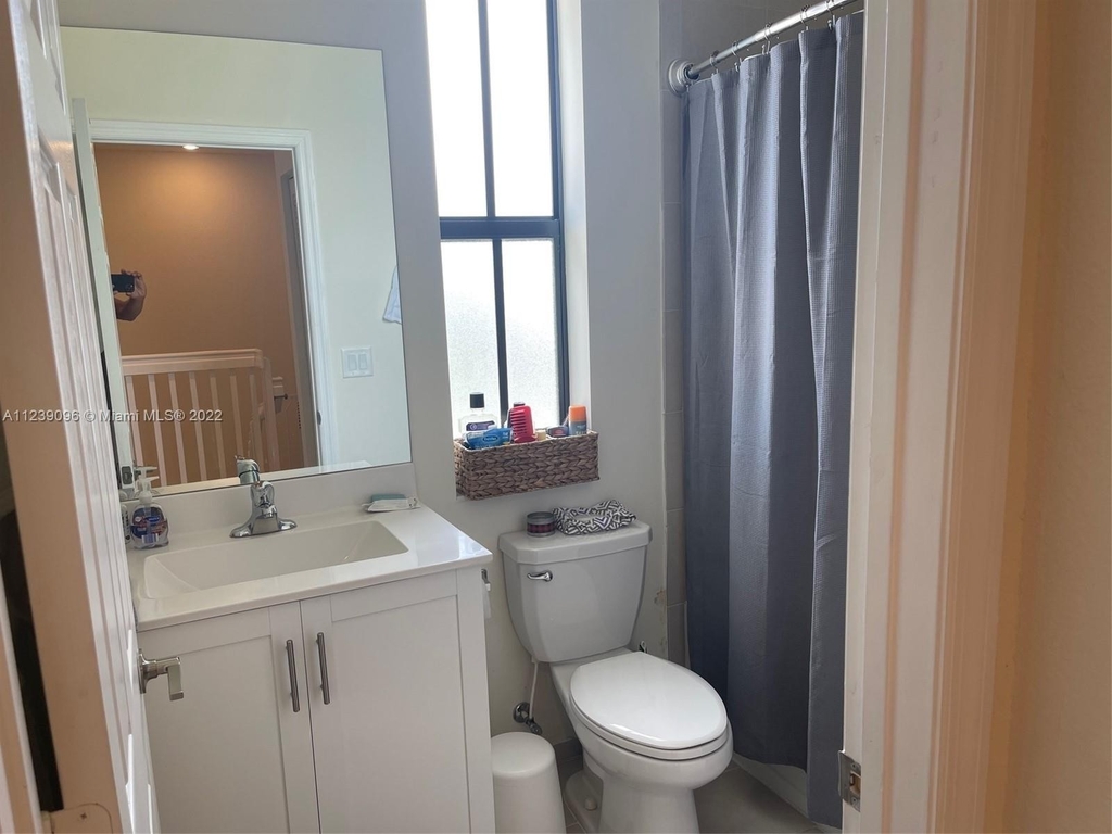 10906 W 33rd Ct - Photo 9