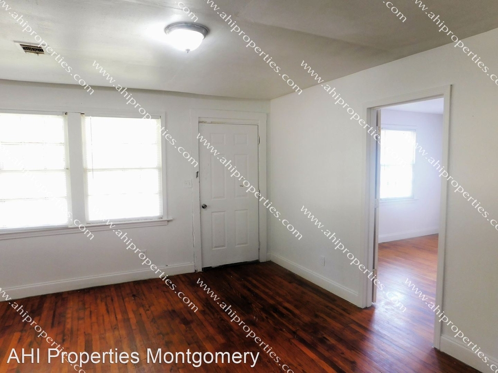 212 E Park Ave. - Photo 1