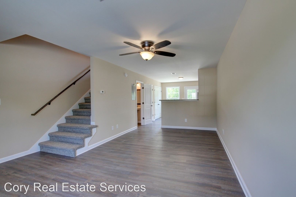 1238 Parkway Place - Photo 1