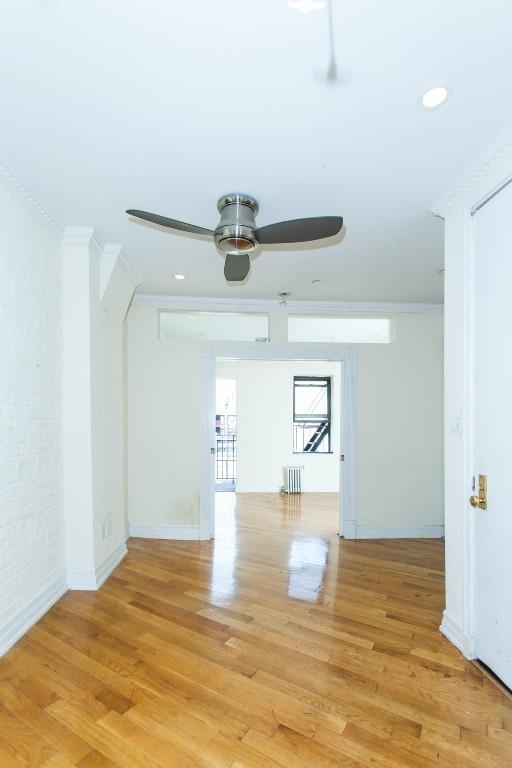 East 10th Street, Unit 13 - Photo 6