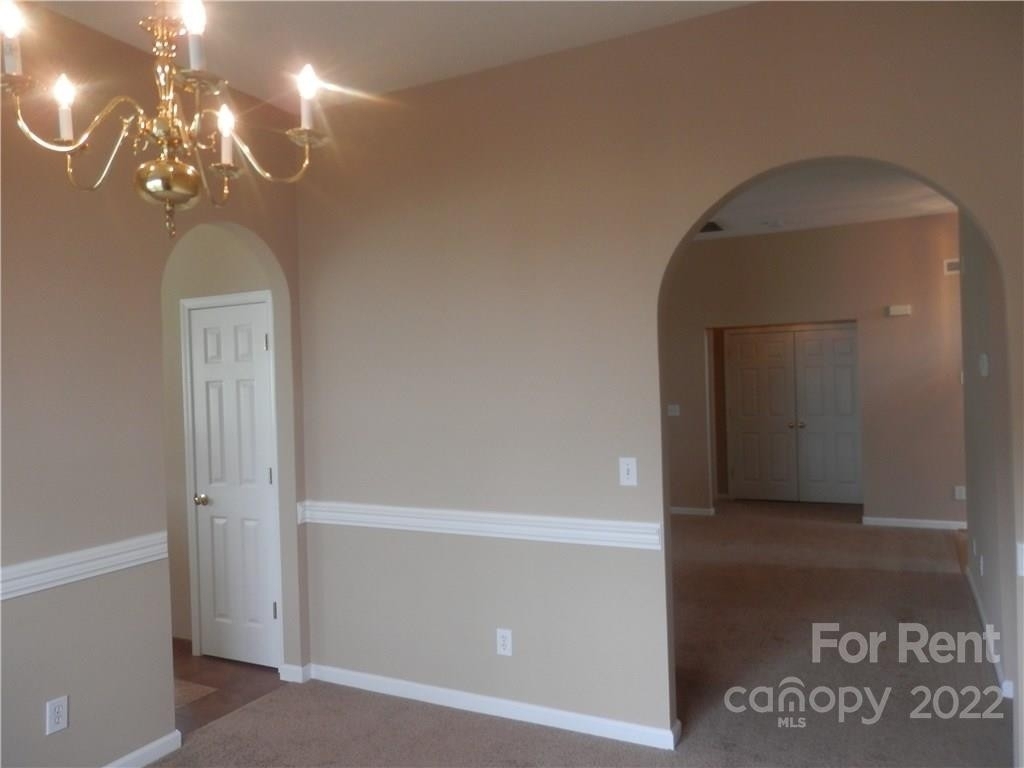 2715 Hampton View Court - Photo 2