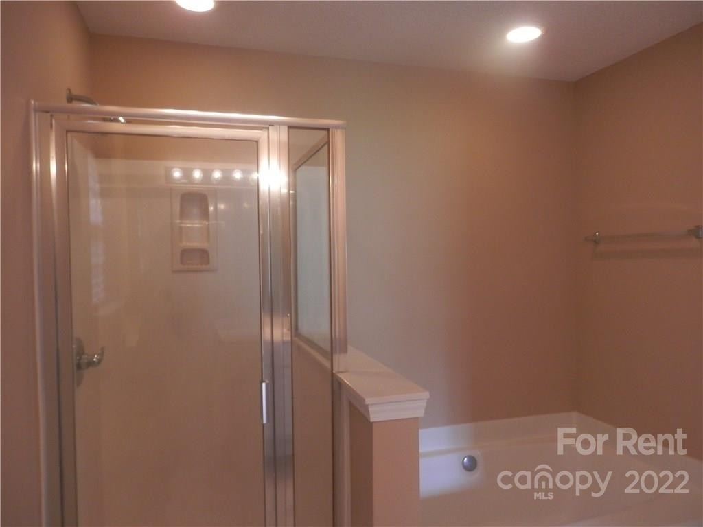 2715 Hampton View Court - Photo 9