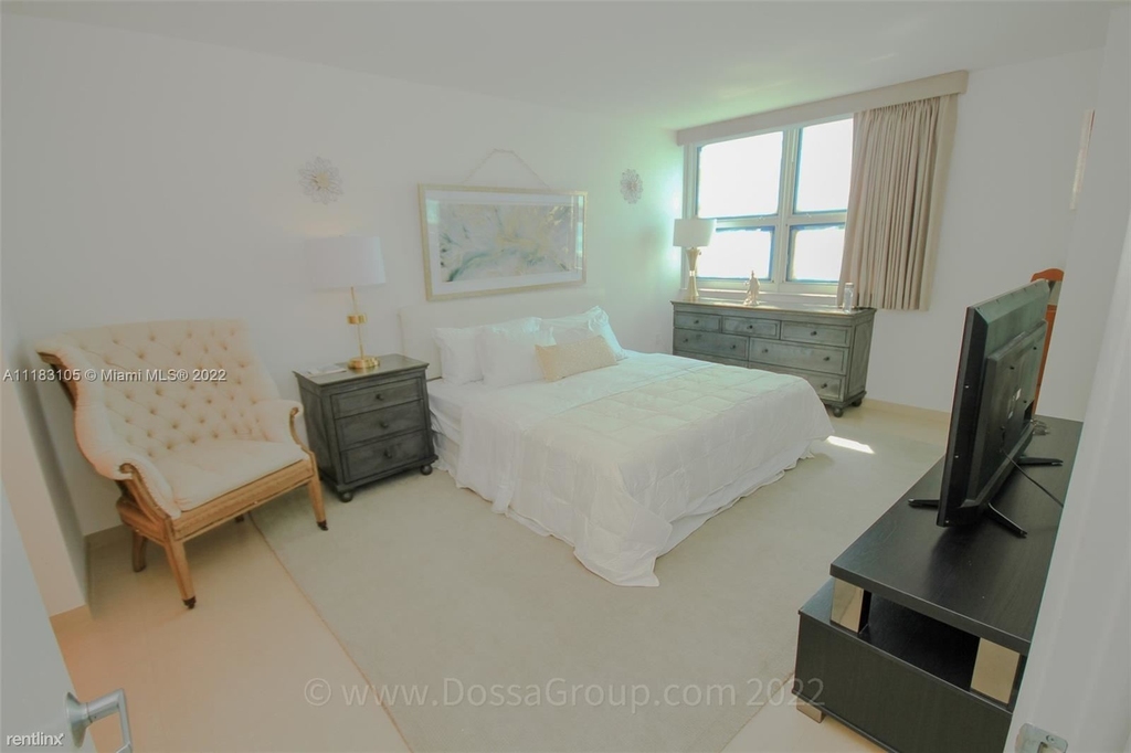 650 West Ave Apt 2703 - Photo 2