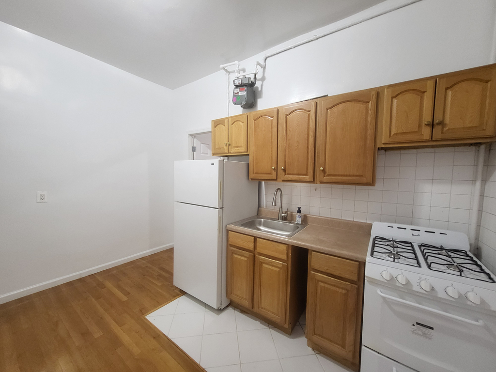 319 East 108th Street - Photo 2