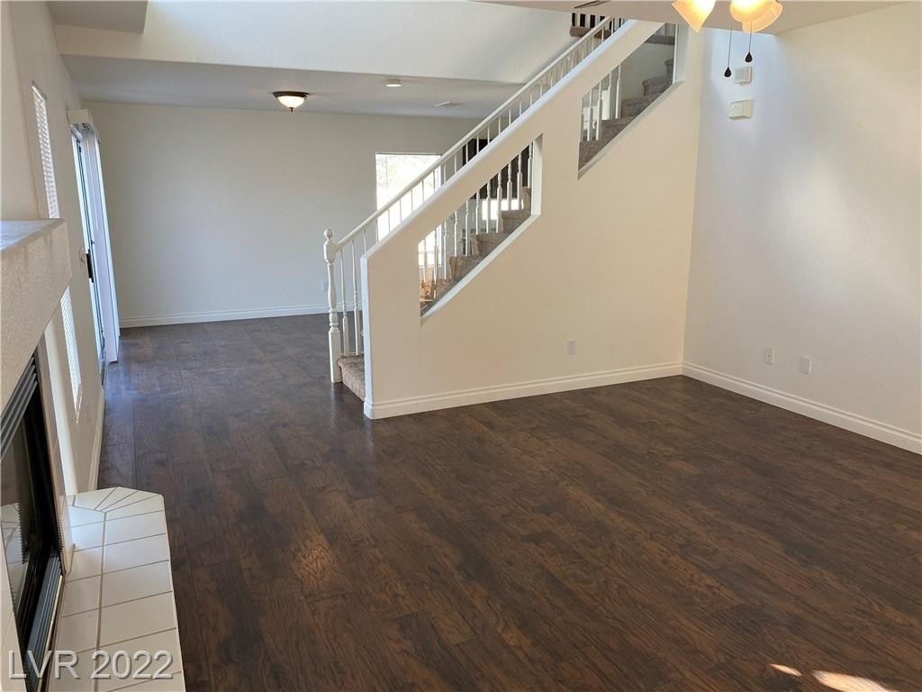 8702 Harwich Avenue - Photo 2