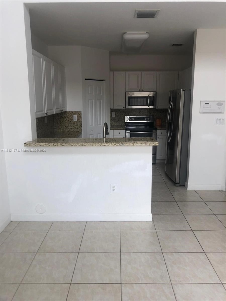 11365 Nw 73rd Ter - Photo 6