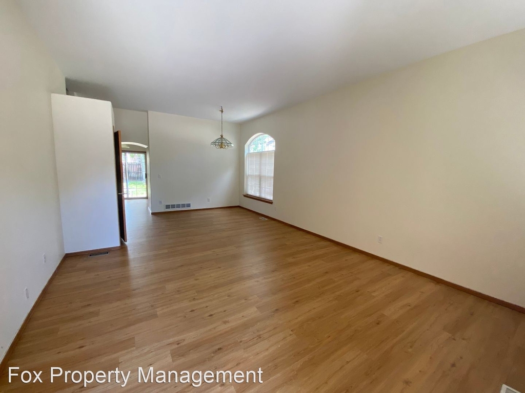 2389 Cedarwood Circle - Photo 2