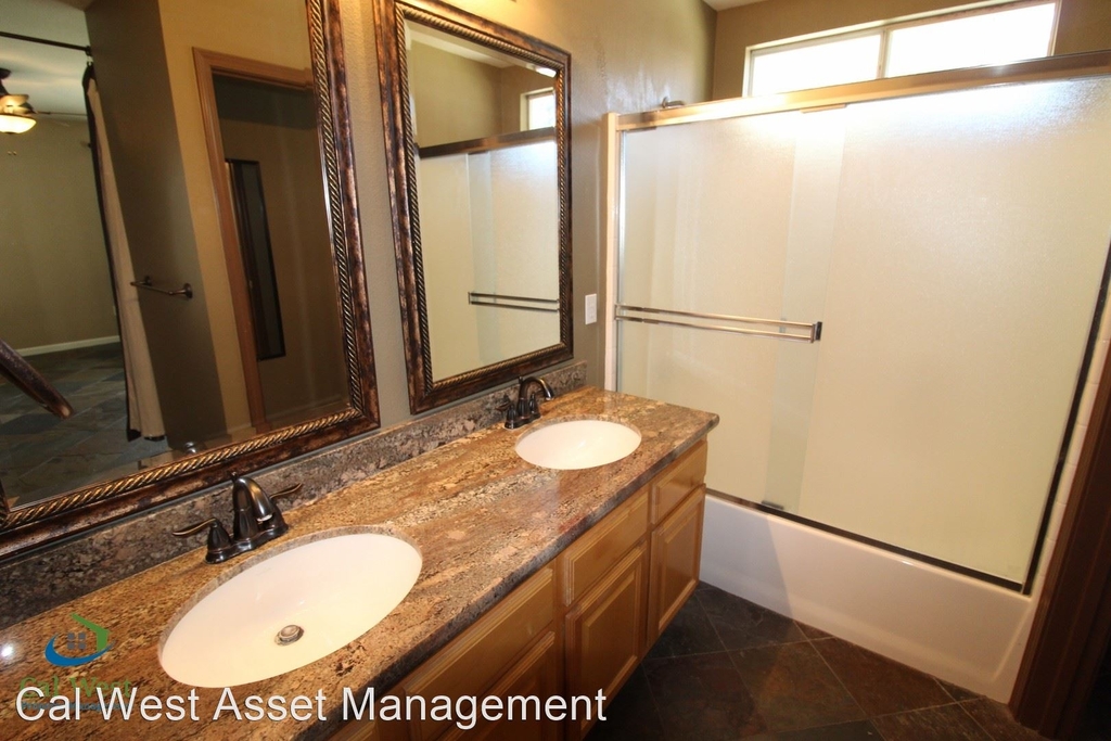 9641 Eagle Hills Way - Photo 10