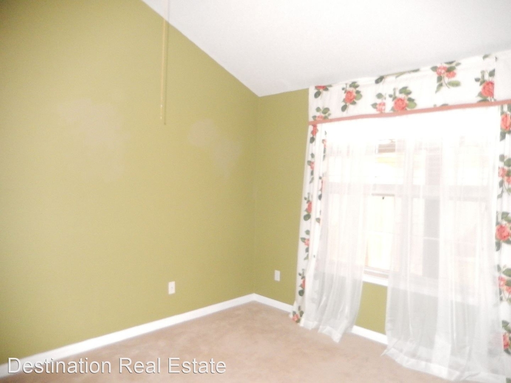 3216 Castle Ct. - Photo 3